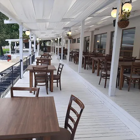 ホテル Detelina 3*