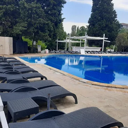 Detelina Golden Sands